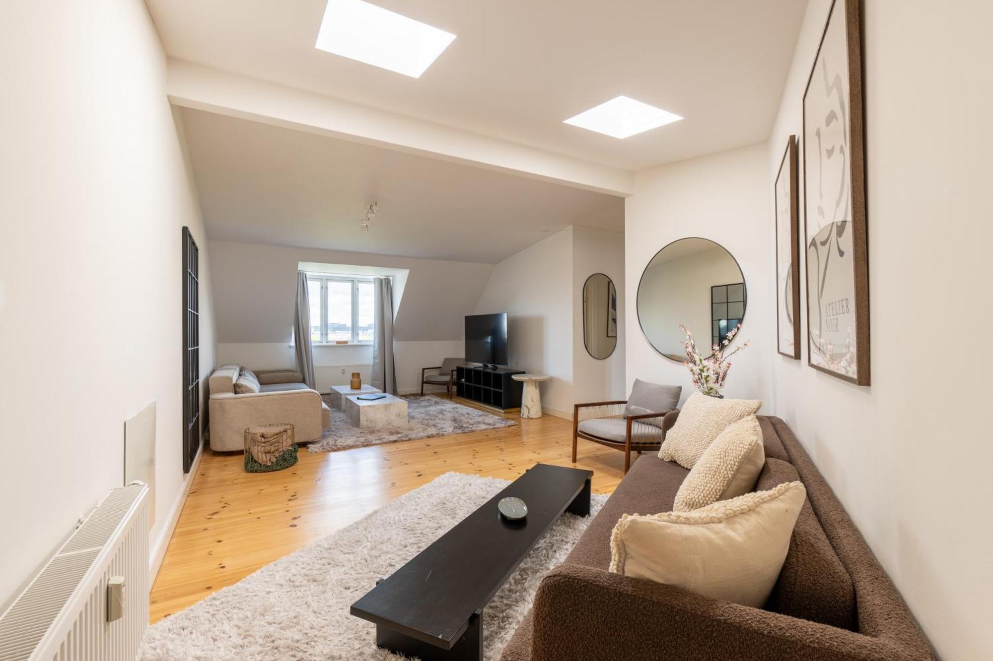Bright 3Br Apartment With Balcony And Amazing Lake View Копенхаген Екстериор снимка